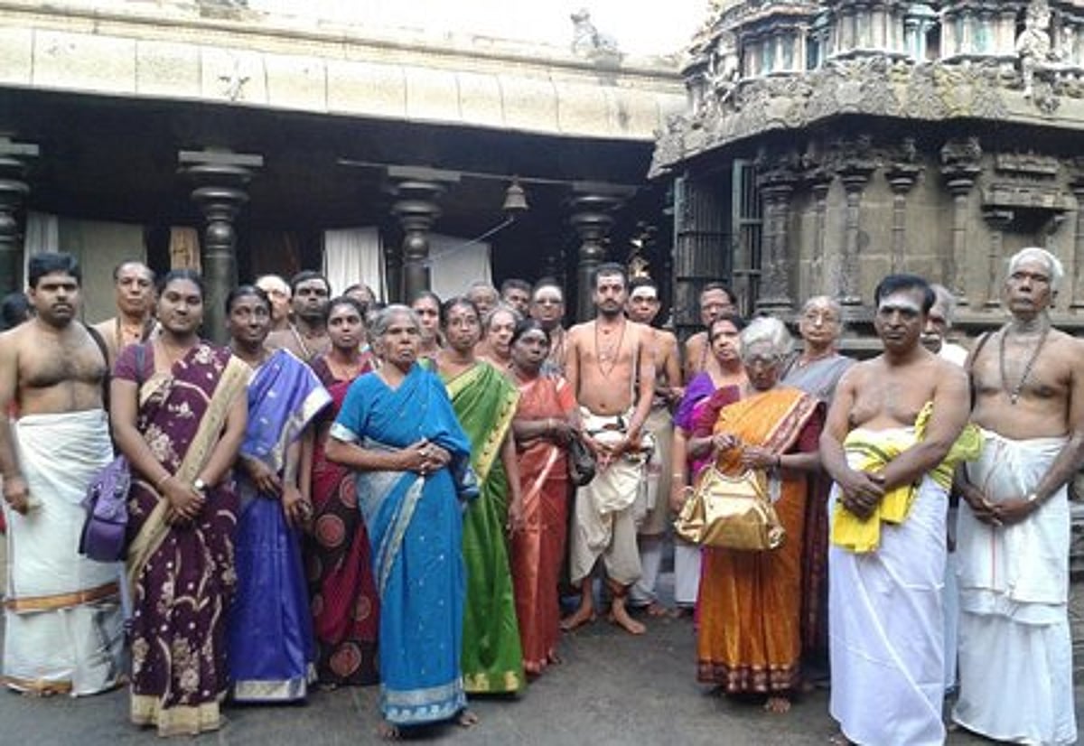 இலங்கை சைவ சிந்தாந்த பள்ளி மாணவர்கள் நடராஜர் கோயிலுக்கு வருகை!